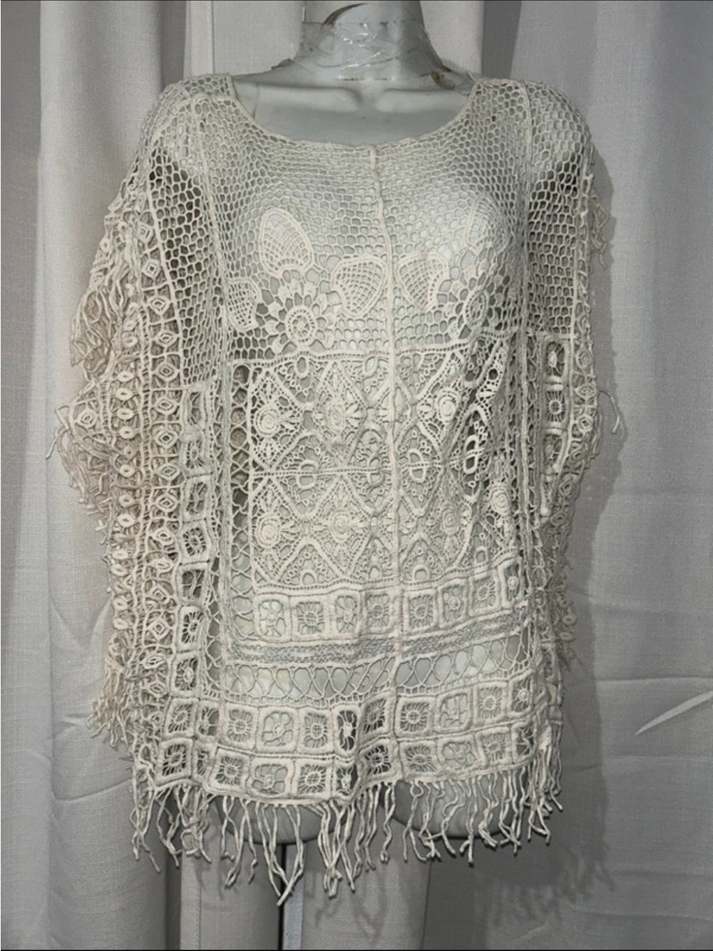 Boho Peasant Cottagecore  Off White Crochet Sleeveless Fringe  accent top. Sz L